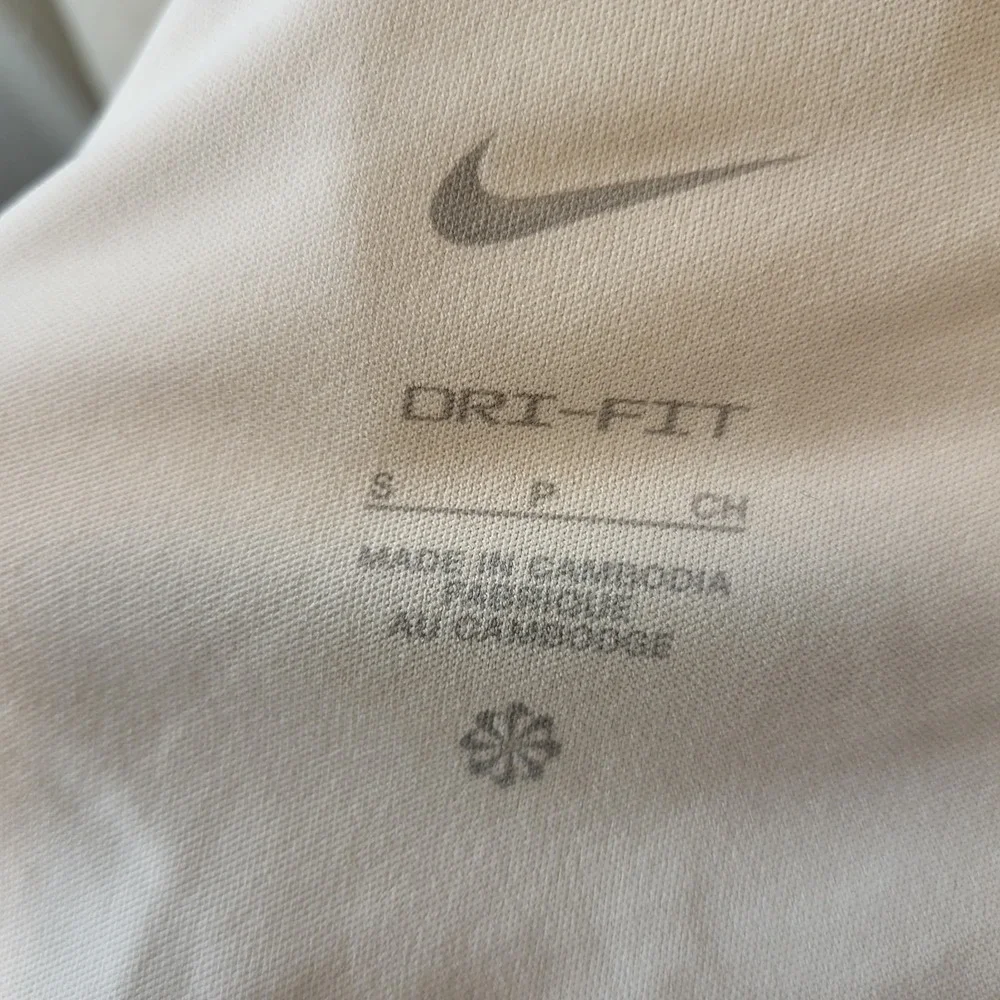 Nike One Dri-Fit Women's Long Sleeve Tight Fit Beige Size Small MSRP $75.00